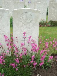 Etaples Military Cemetery - Dick, G